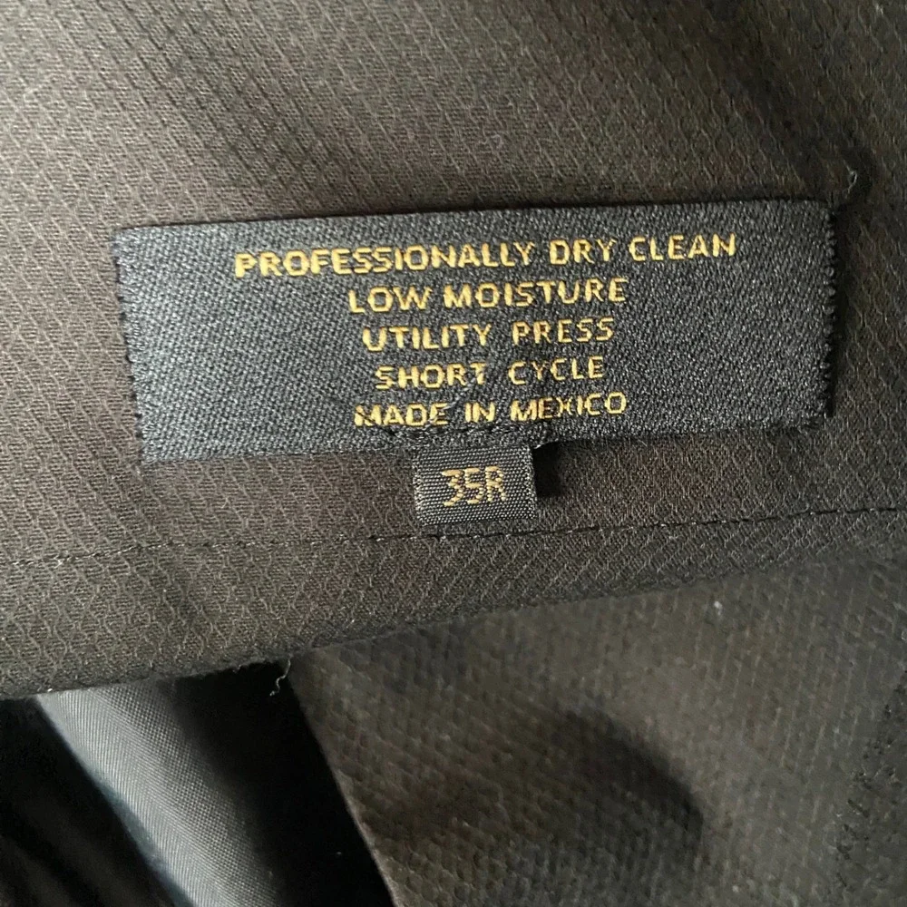 Jos A Bank 2 Piece Suit Men 41R Blazer 35x31 Pant Pinstripe Signature Gold Wool